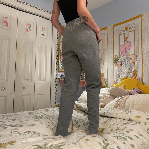 Small Grey Puma sweat pants! - Picture 6 of 12